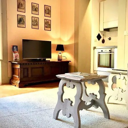 La Casa Degli Specchi *
